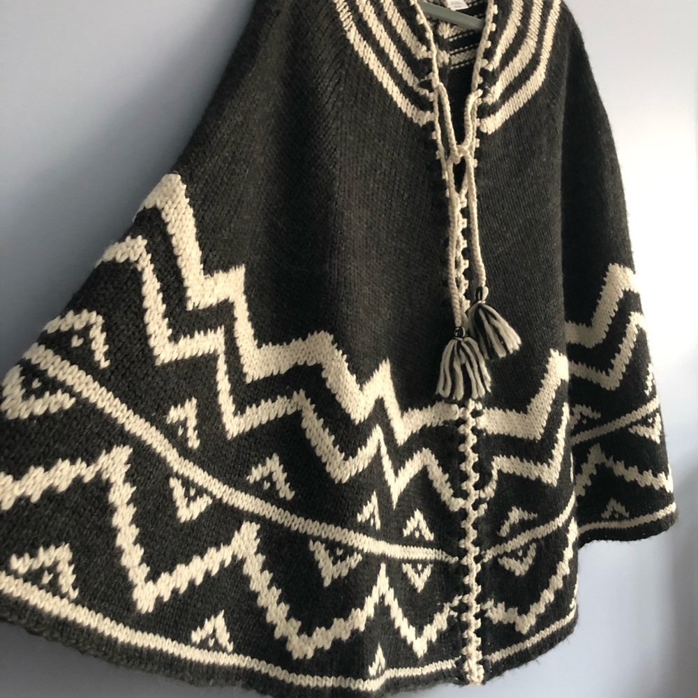 NEW - J.Jill Grey & Ivory Wool / Acrylic Poncho